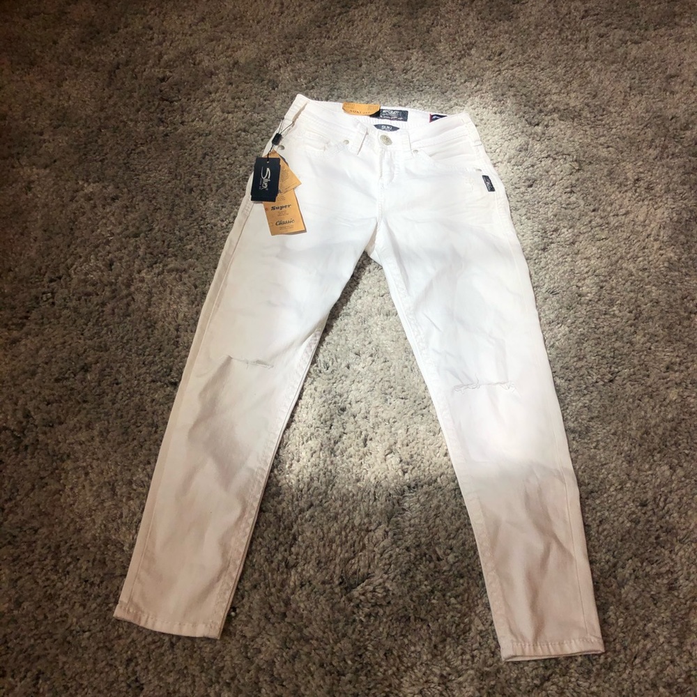 SILVER JEANS SUPER STRETCH WITH RIPPED KNEES